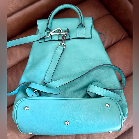 Turquoise leather backpack - Picture 5 of 10